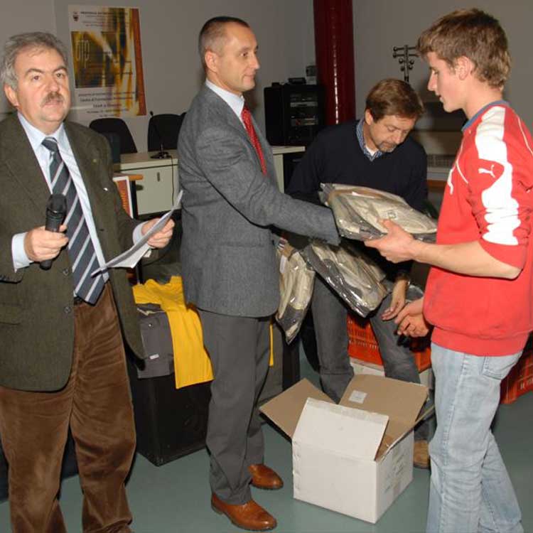 2004
